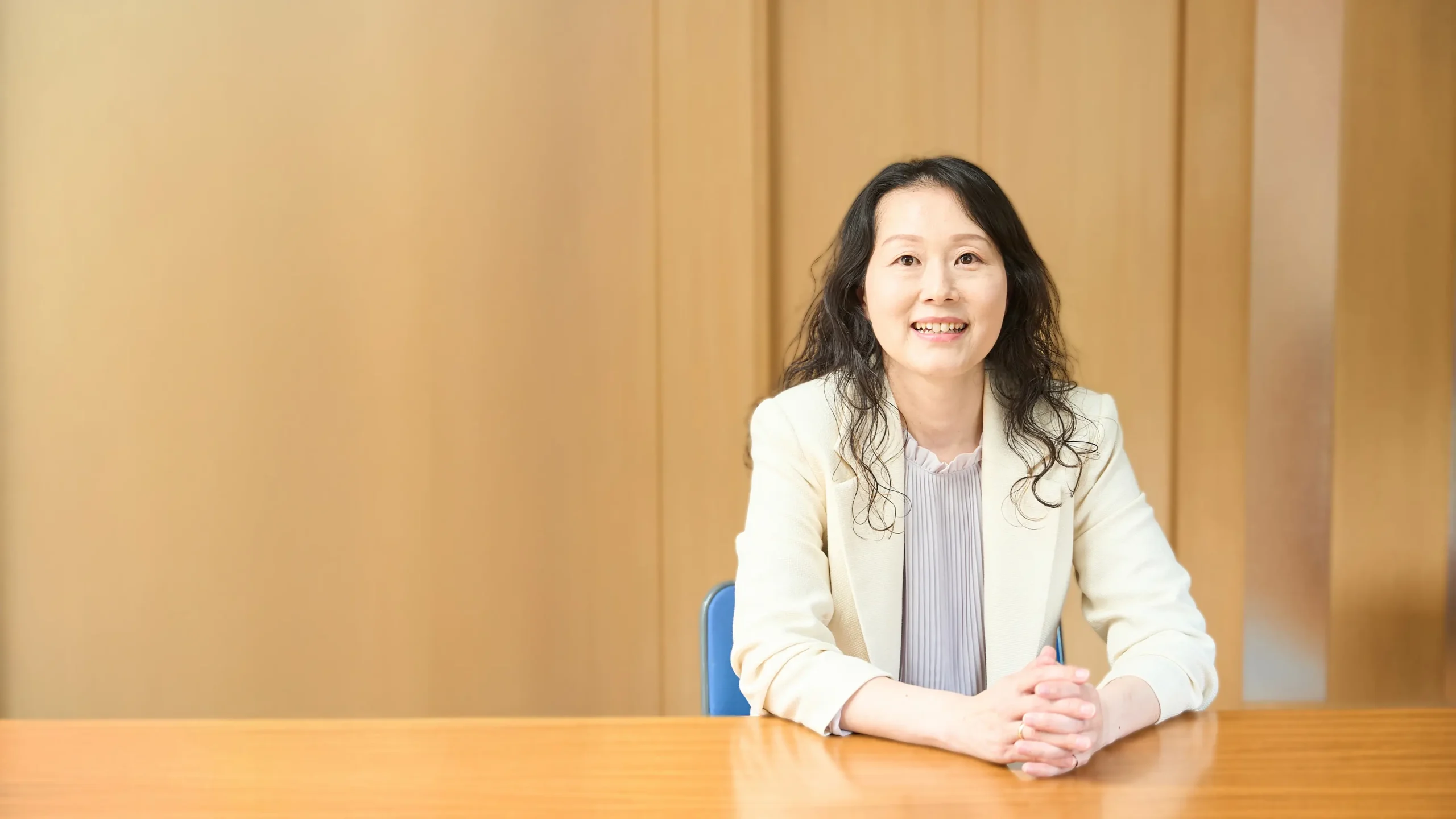 営業代行サービスに関するインタビューの様子